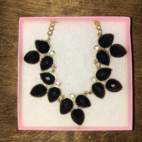 Jewelry Set - Picture 3 of 4